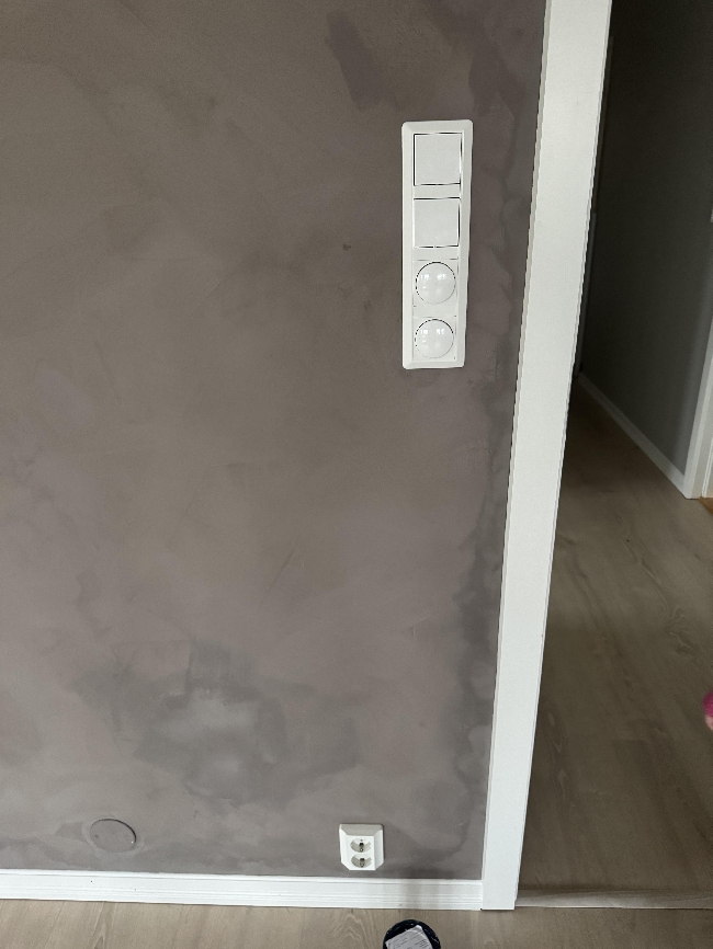 Flytte stikkontakter og brytere