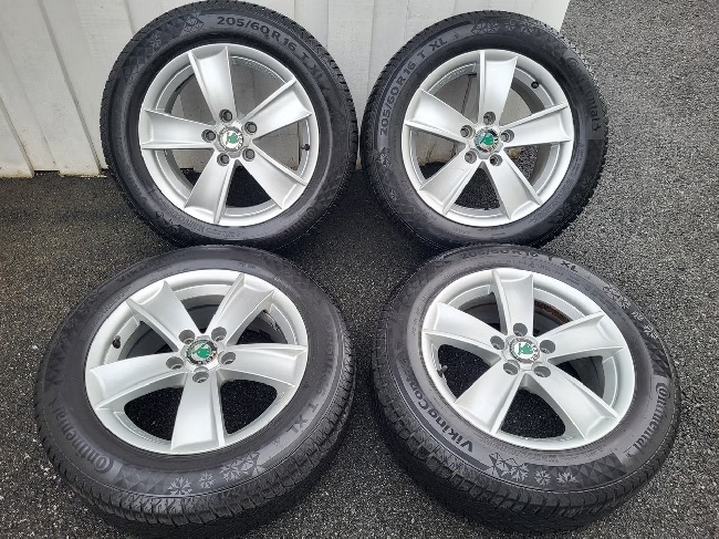 4 vinterdekk på felg.