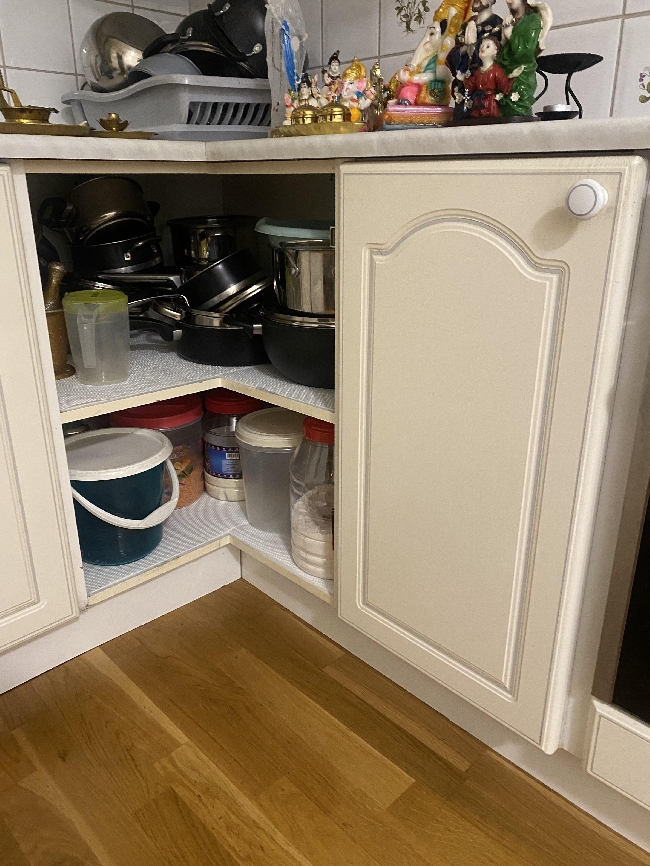 Trenger hjelp til å feste skapdør på kjøkken