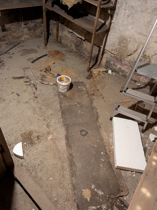 Feie og støvsuge grovkjeller