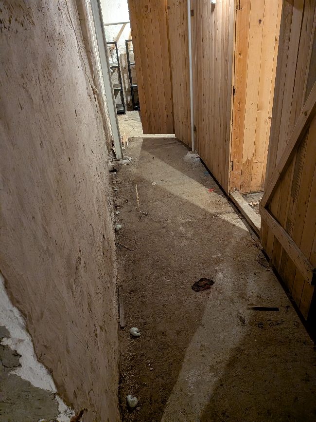 Feie og støvsuge grovkjeller