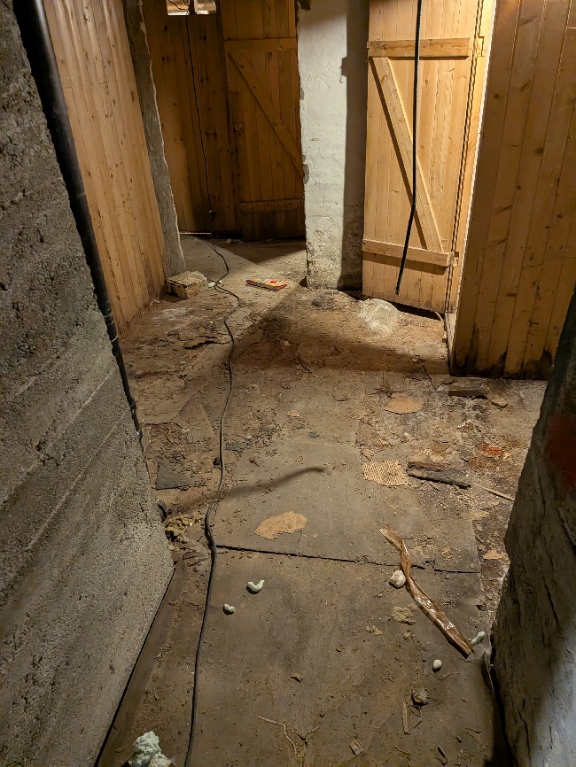 Feie og støvsuge grovkjeller