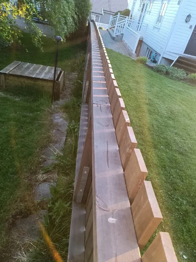 Snekre gjerde rundt hagen