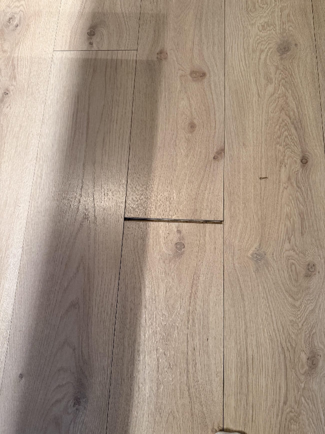 Korriger glipe mellom to parkettbord