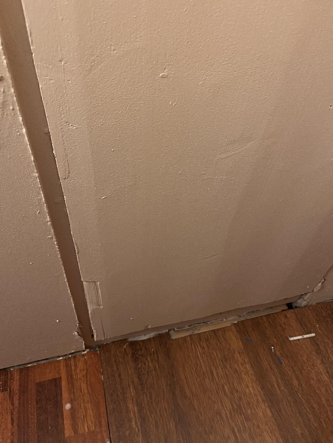 Bytte veggplate og sette på lister