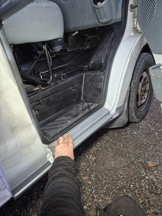 🔧 Erfaren sveiser søkes – innfelling av høyre kanal på Ford Transit