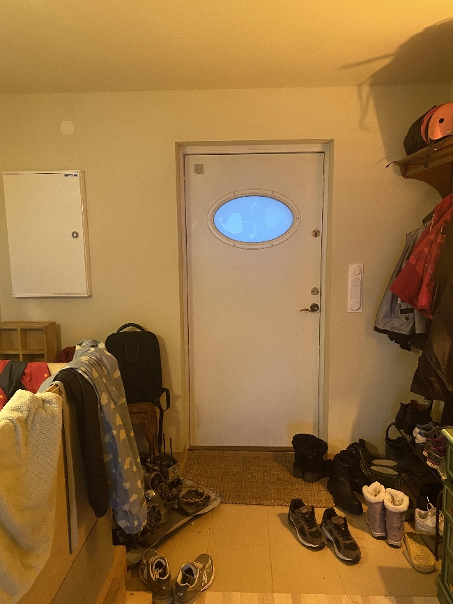 Tapetsering liten vegg i gang