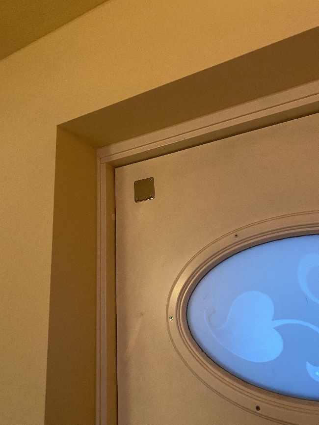 Tapetsering liten vegg i gang