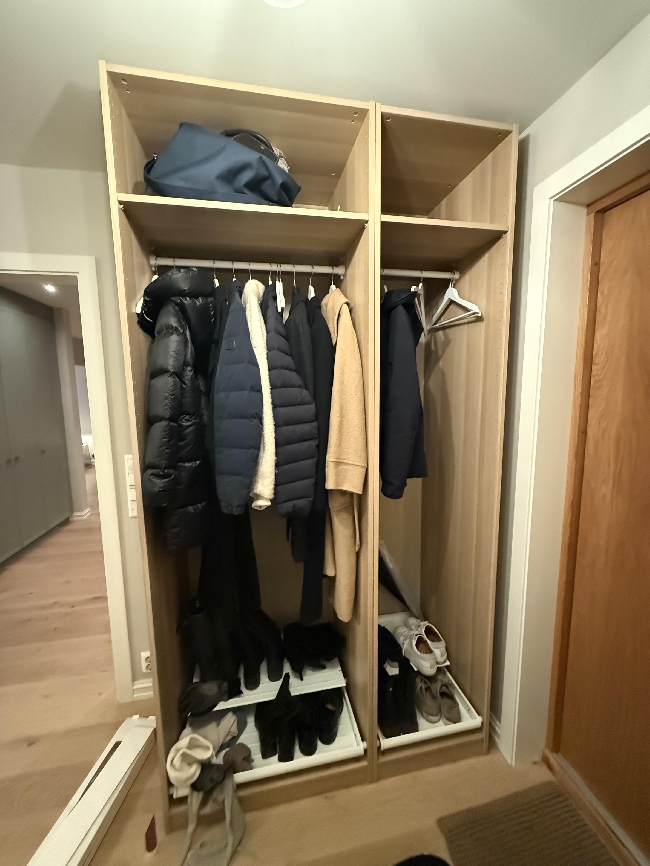 Plassbygge PAX garderobeskap