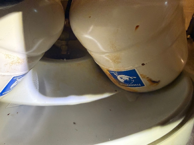 Installasjon av ny trykkbølgevanntank 12L