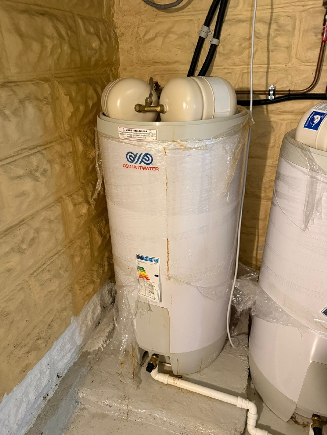 Installasjon av ny trykkbølgevanntank 12L