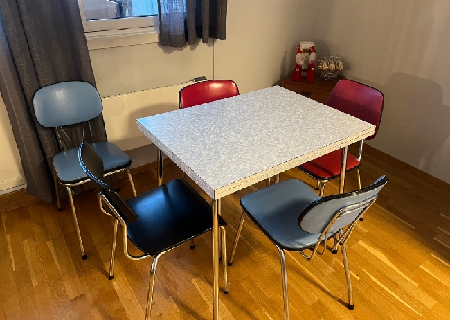 Hente bord + stoler (Oslo) // 11.01