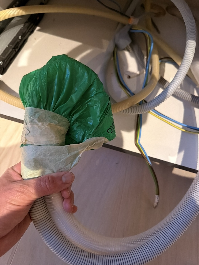 Koble vann til kjøkkenarmatur og oppvaskmaskin