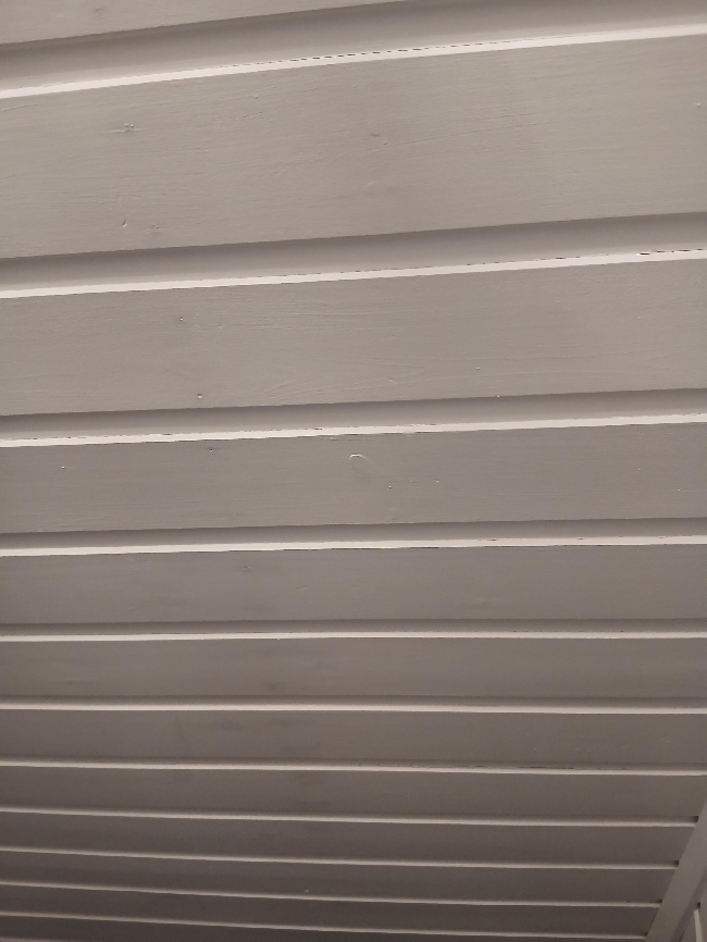 Legge panel i taket på bad