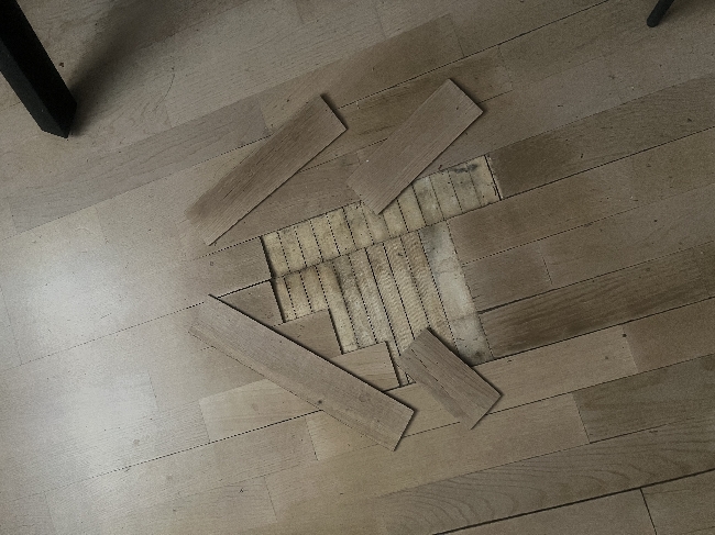 Tømrer / parkettlegger – reparasjon av parkett