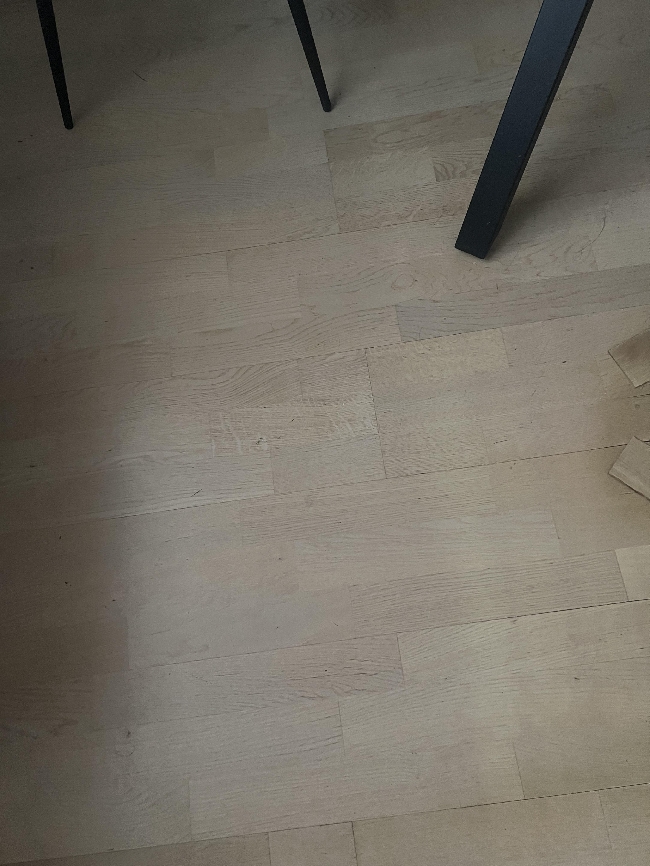 Tømrer / parkettlegger – reparasjon av parkett