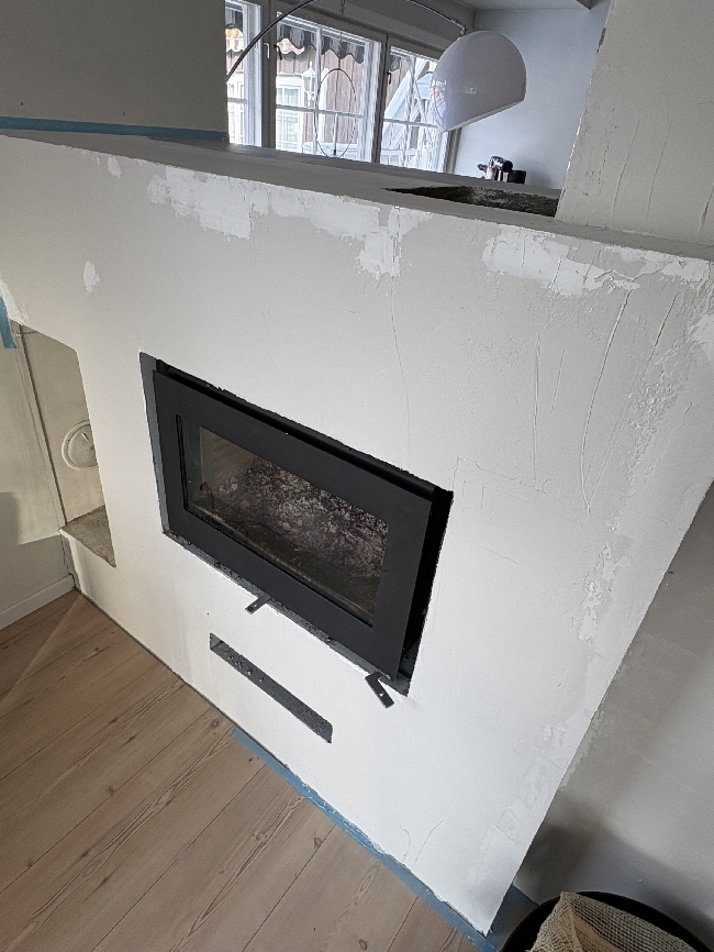 Ferdigstille sparkling + maling av peis