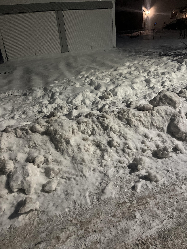 Måke snø foran garasje
