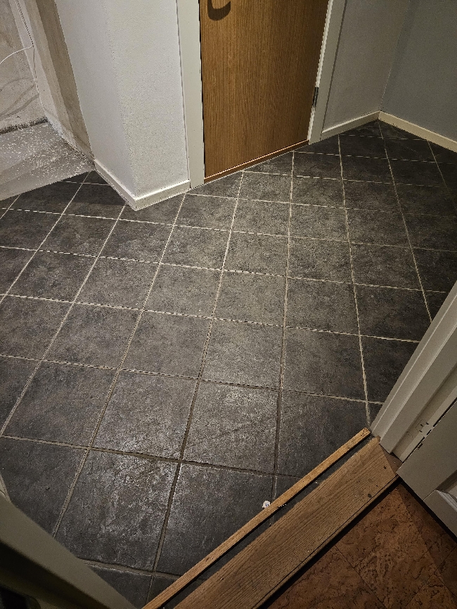 Rive/fjerne flisgulv