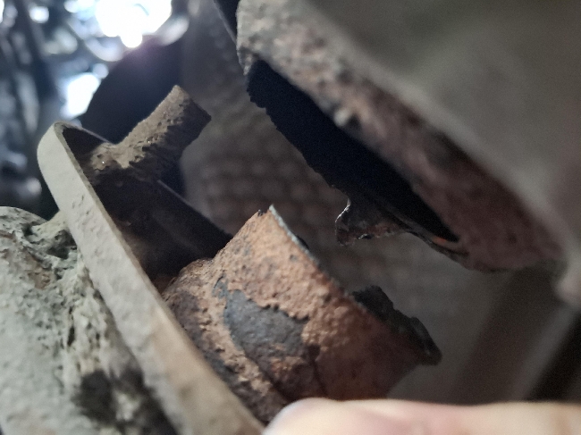 Bytte av Katalysator, Outlander PHEW 2013