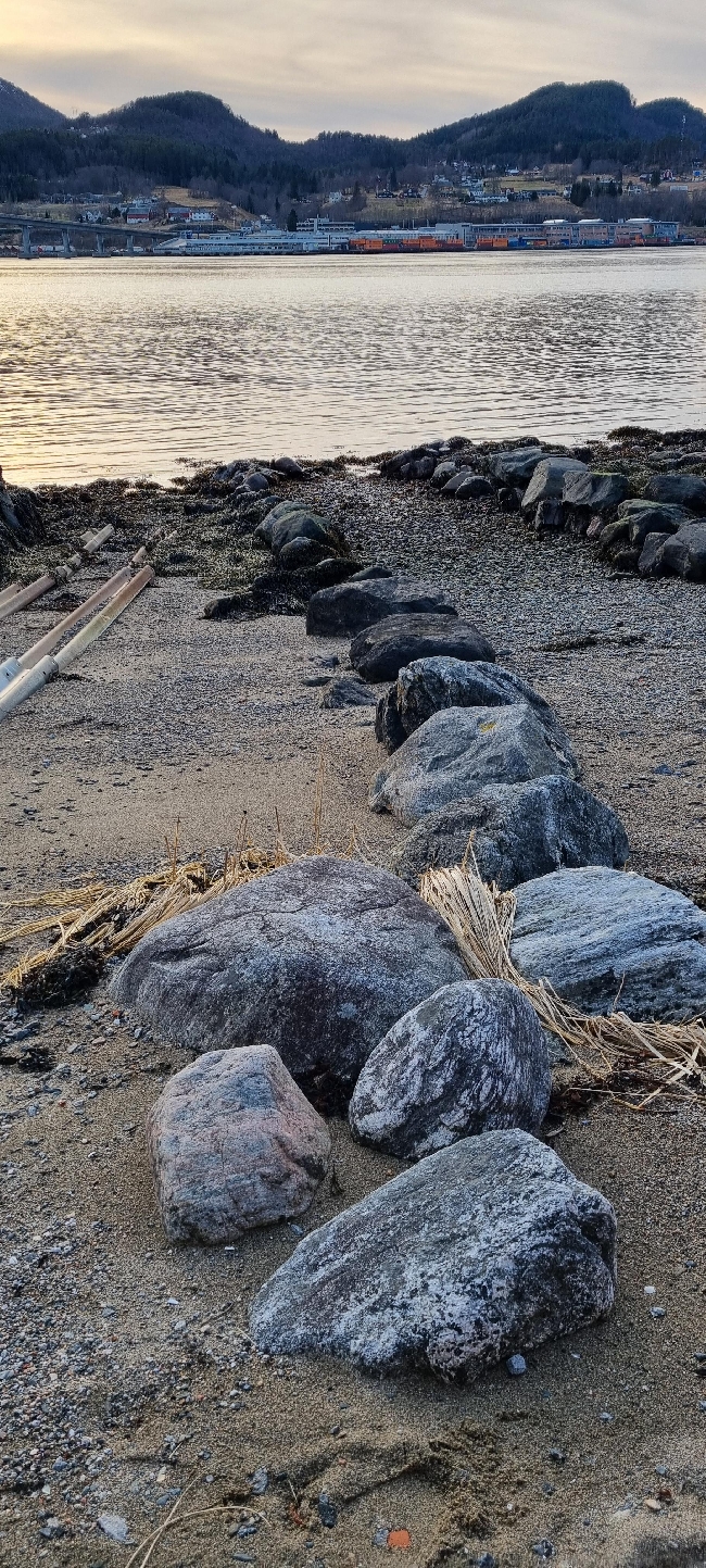 Rette opp stø ved naust