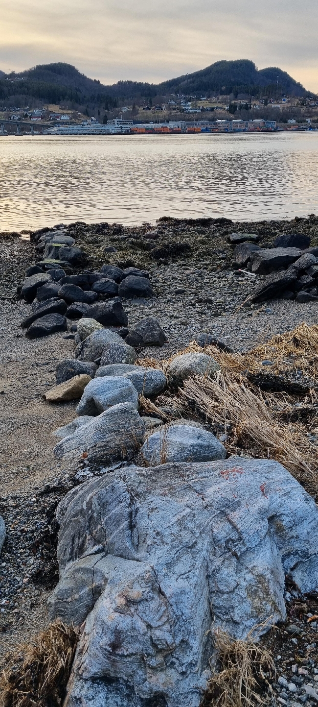 Rette opp stø ved naust