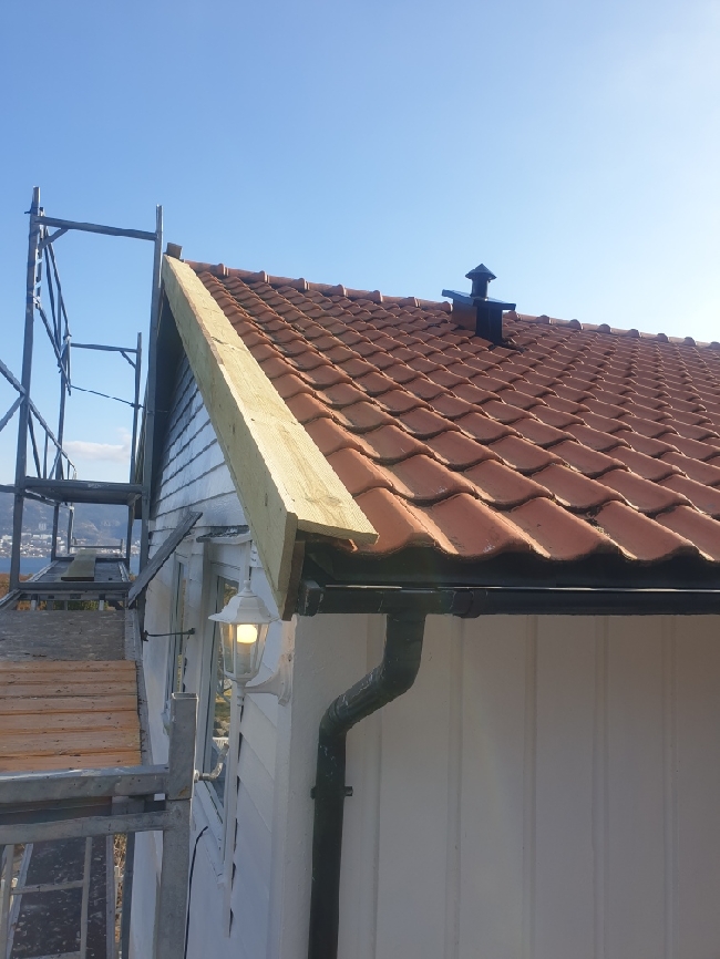 Bytte vindski og dekkbord