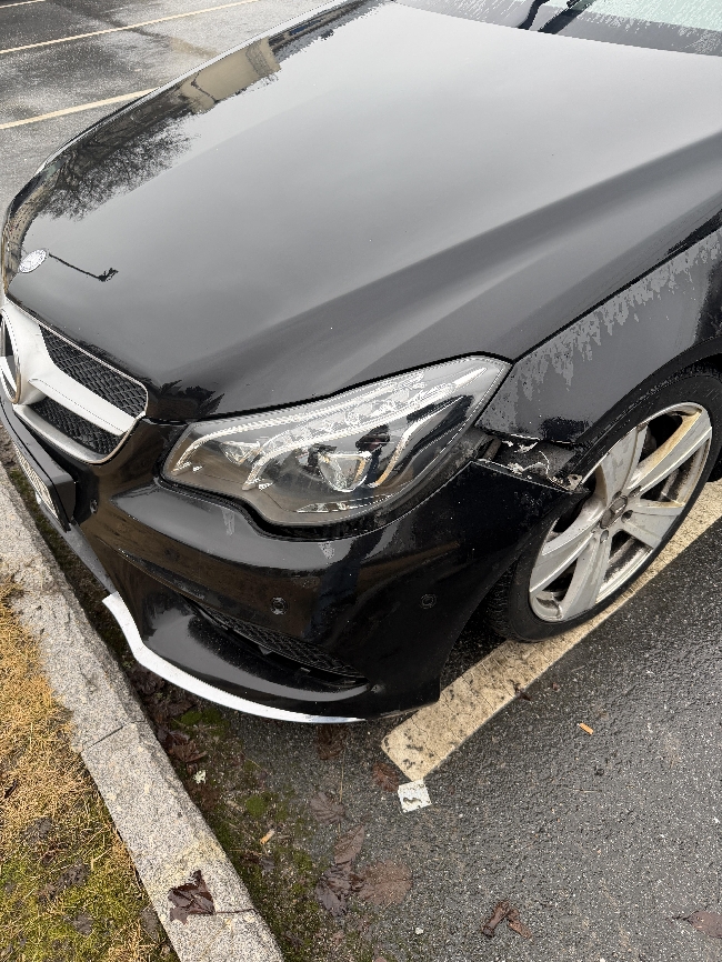 Hjelp til å feste frontfanger – Mercedes C-klasse