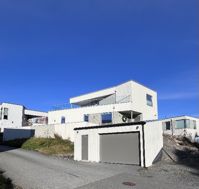 Fasadevask enebolig 2 etg (ca 7 m høy)