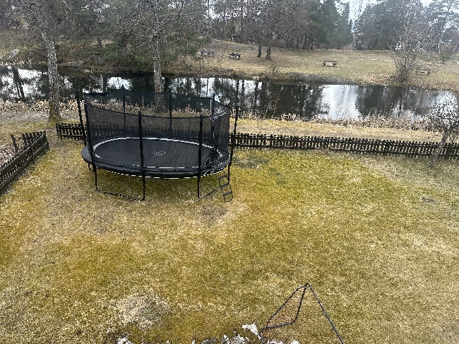 Sette opp gjerde og port