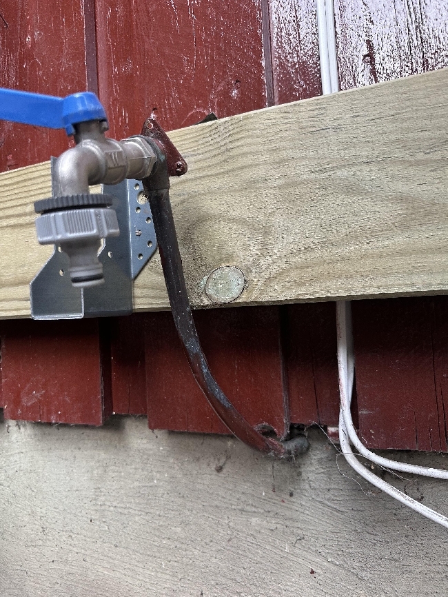 Flytte rør litt høyere på vegg