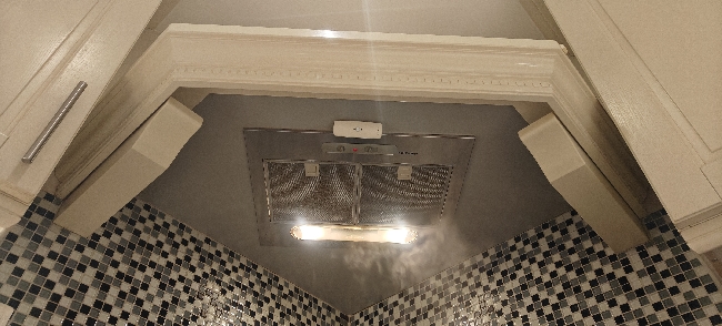 Montering av ny kjøkkenventilator med demontering