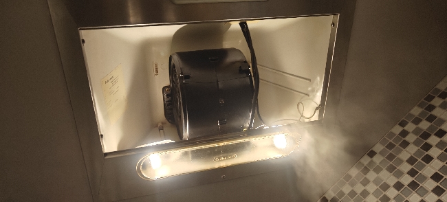 Montering av ny kjøkkenventilator med demontering