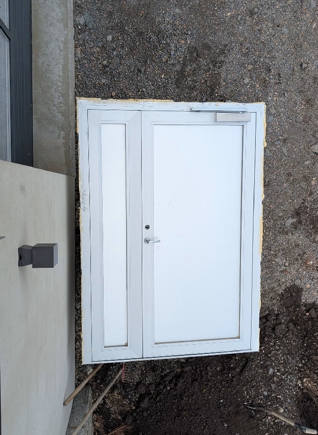 Frakt av aluminiumsdør