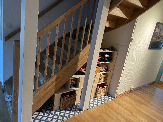 Å bygge et skap under trappen