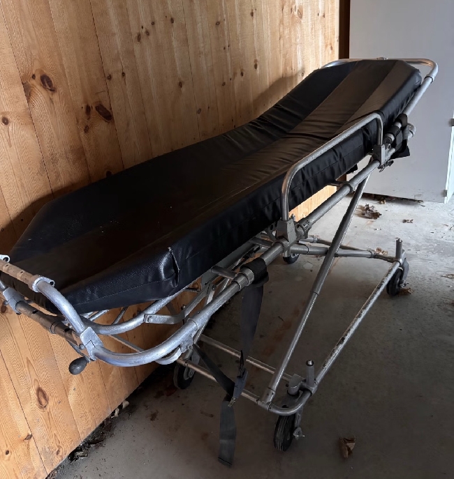 Hente en båre