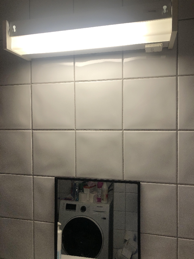 Sette opp ett overskap på bad