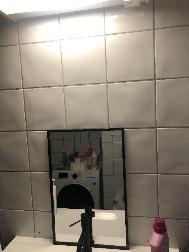 Sette opp ett overskap på bad