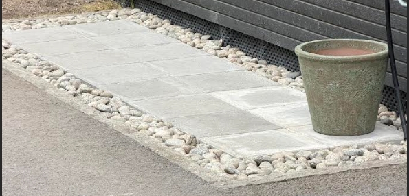 Legge steinplater med grus og sand på 6 m² område