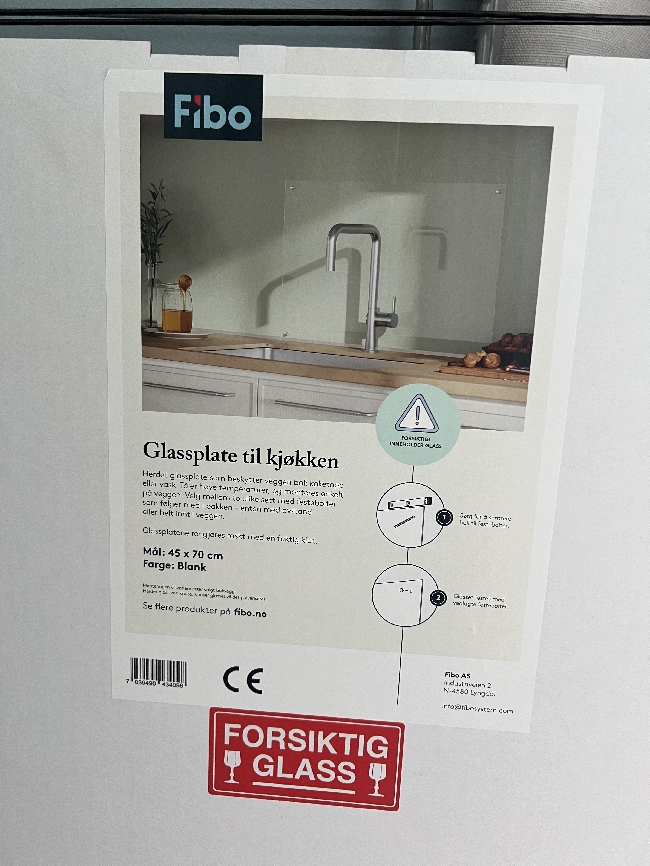 Montere glassplate til kjøkken