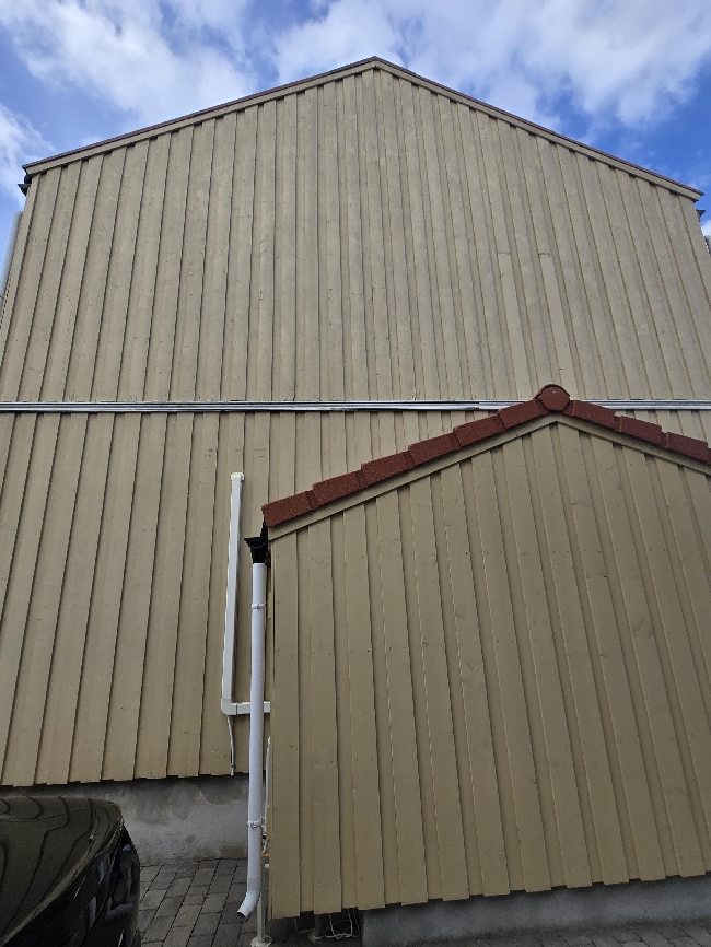 Vask av fasade og male bolig. Sarpsborg, Østfold.