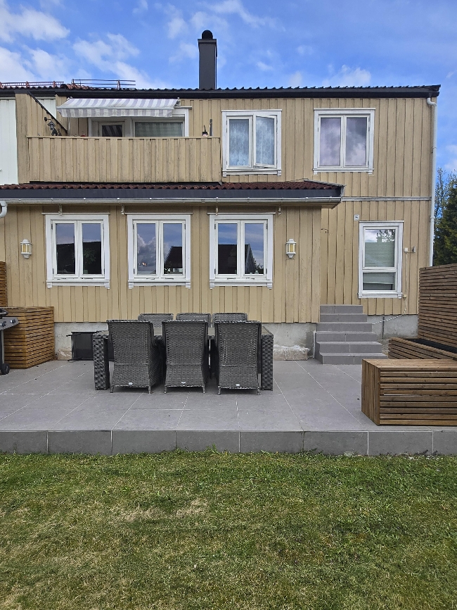 Vask av fasade og male bolig. Sarpsborg, Østfold.