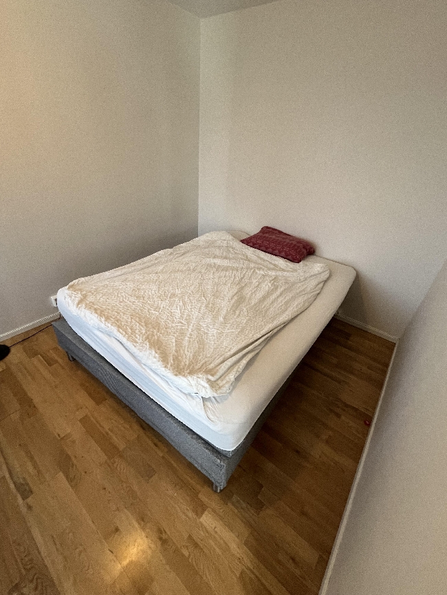Skal kaste en Seng, henting og levering