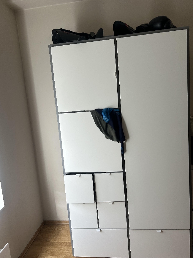 Jag har ett skåp jag behöver bygga ihop innan helgen