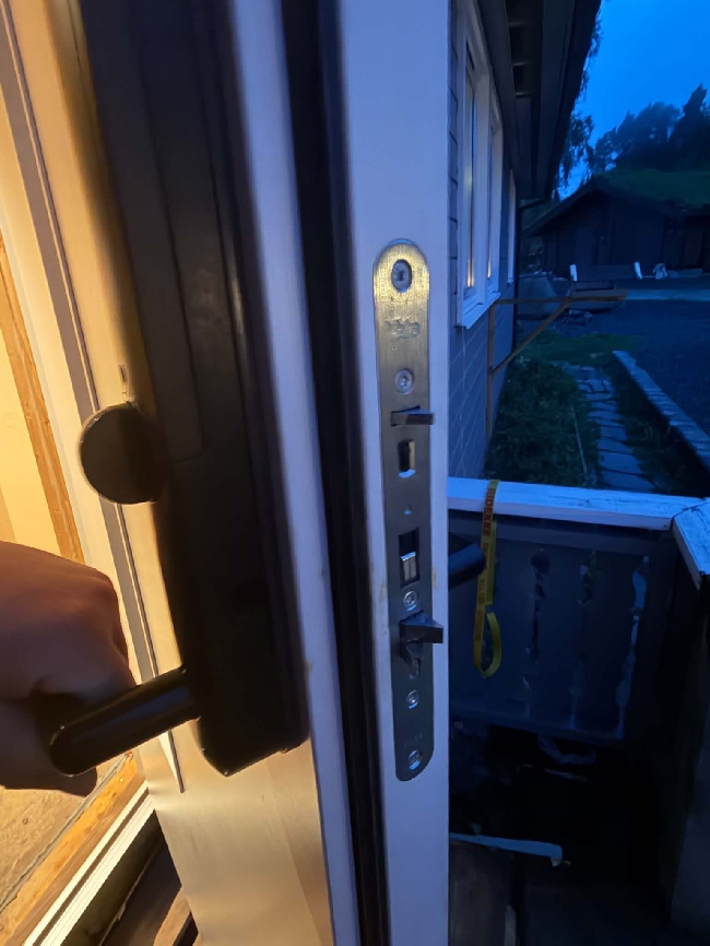 Male ytterdør og karm