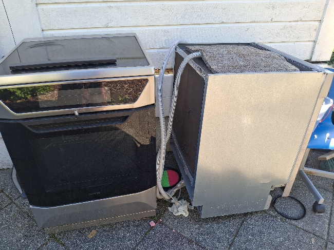 2 stk hvitevarer + div skrot og gies bort ting