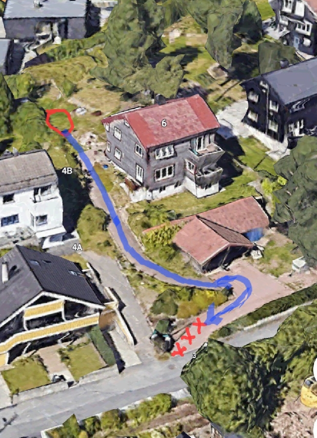 Frakte (trillebår) ca 0,6 kbm steinmasse ca 75 m ned til vei