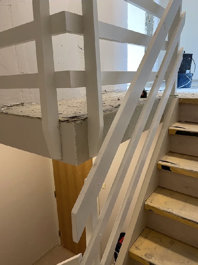 Snekker til oppgradering av trappegelender