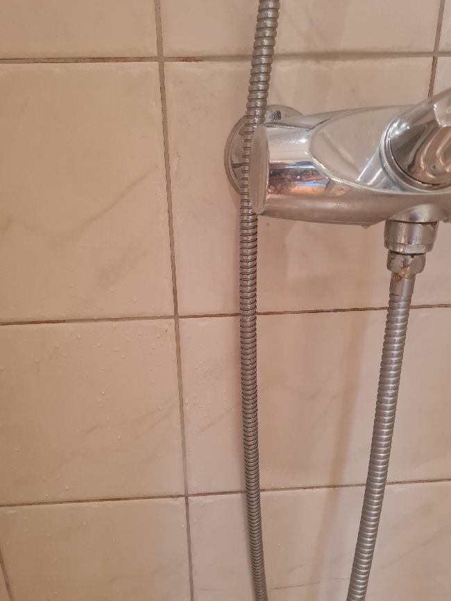 Fornye / freshe opp fuger i dusjkabinett
