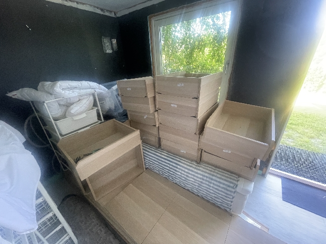 Montere 4 x PAX skap
